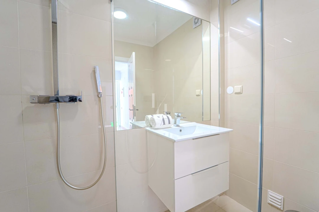 Apartamento T2 para Arrendamento férias em Quarteira Foto 10