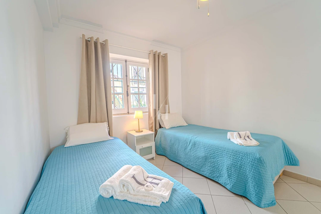 Apartamento T2 para Arrendamento férias em Quarteira Foto 5