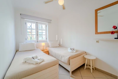 Apartamento T2 para Arrendamento férias em Quarteira