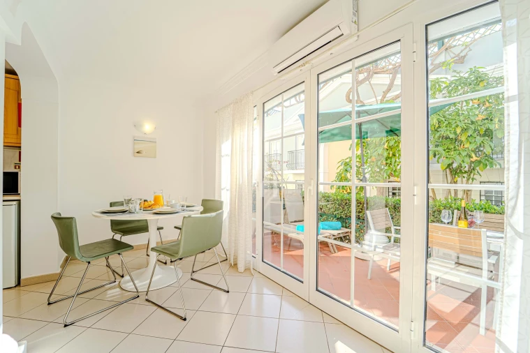 Apartamento T2 para Arrendamento férias em Quarteira Foto 21