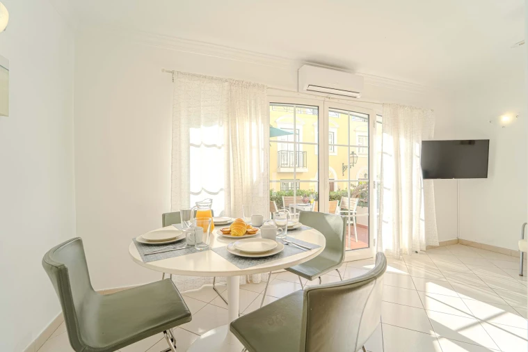 Apartamento T2 para Arrendamento férias em Quarteira Foto 19