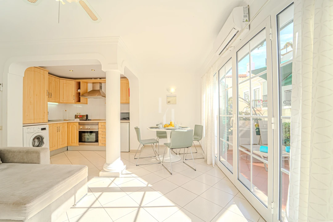 Apartamento T2 para Arrendamento férias em Quarteira Foto 1