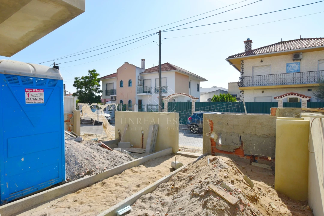 Moradia T4 para Venda em Fernao Ferro Foto 13