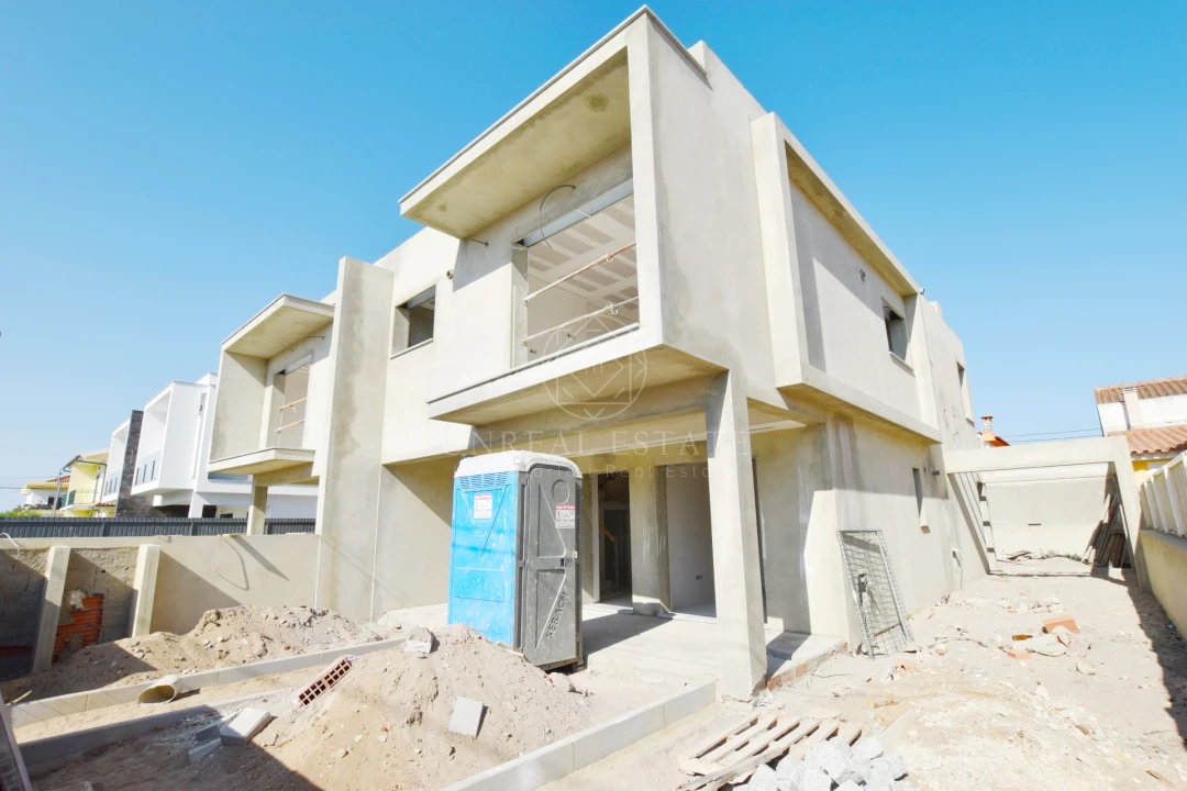 Moradia T4 para Venda em Fernao Ferro Foto 3