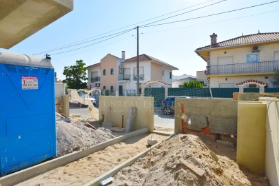 Moradia T4 para Venda em Fernao Ferro