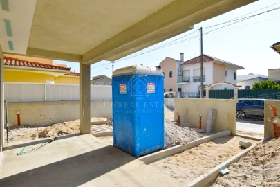 Moradia T4 para Venda em Fernao Ferro