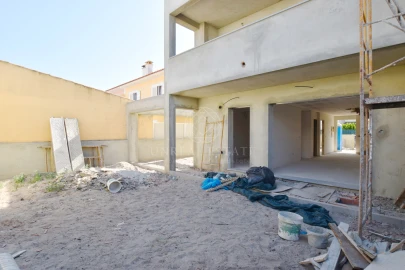 Moradia T4 para Venda em Fernao Ferro
