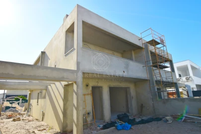 Moradia T4 para Venda em Fernao Ferro