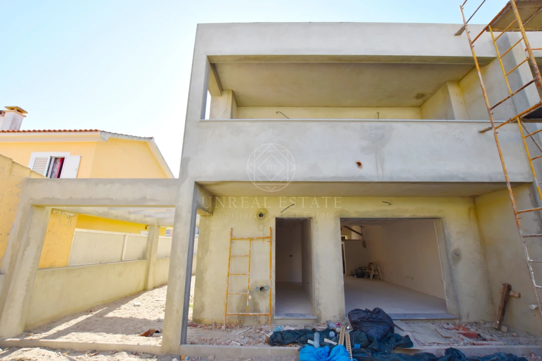 Moradia T4 para Venda em Fernao Ferro Foto 32