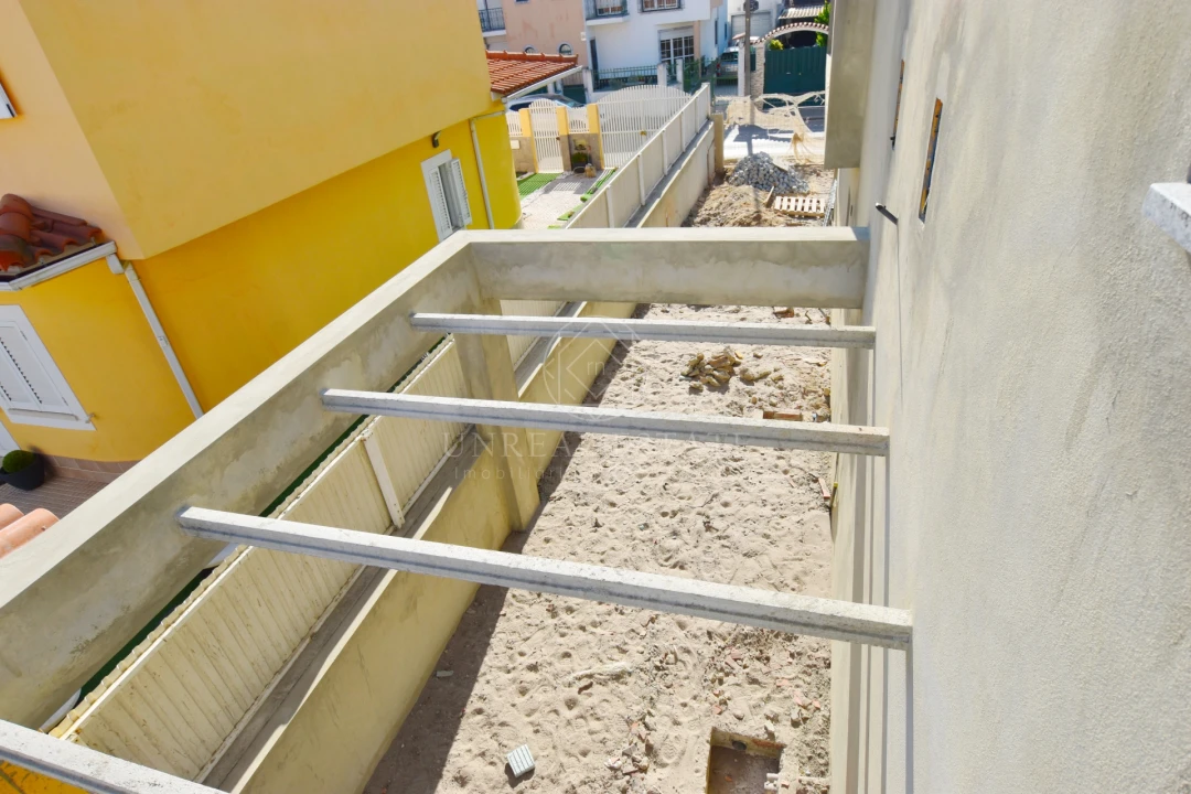Moradia T4 para Venda em Fernao Ferro Foto 56