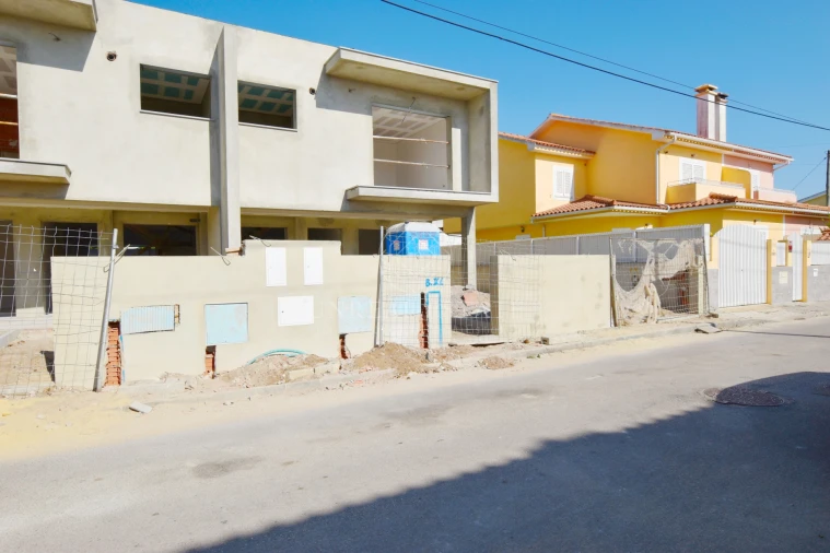 Moradia T4 para Venda em Fernao Ferro Foto 6