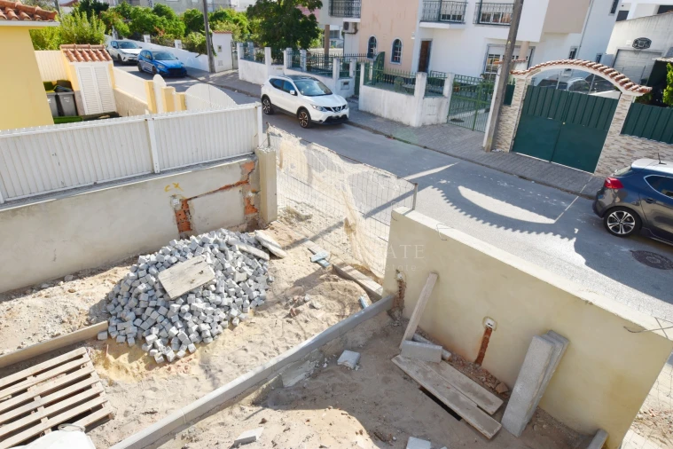 Moradia T4 para Venda em Fernao Ferro Foto 65