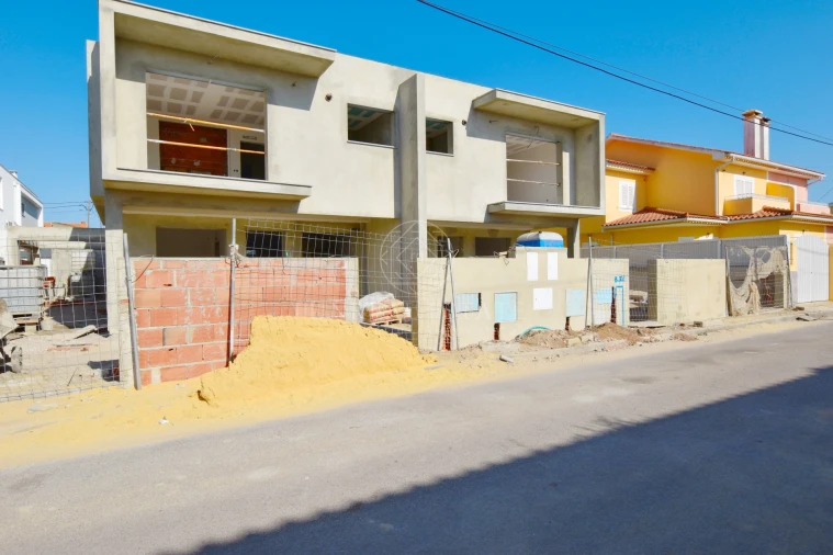 Moradia T4 para Venda em Fernao Ferro Foto 4