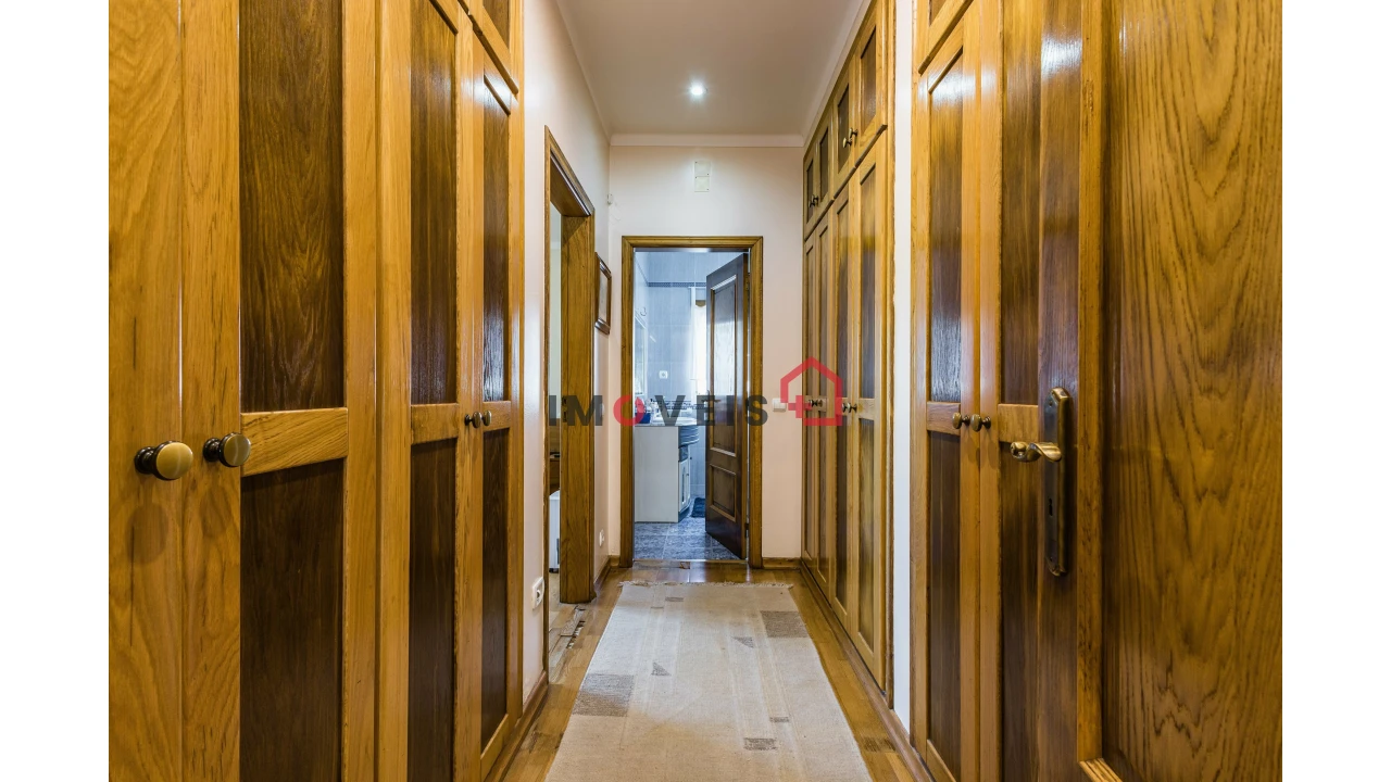 Moradia T5 para Venda em Calvaria de Cima Foto 15