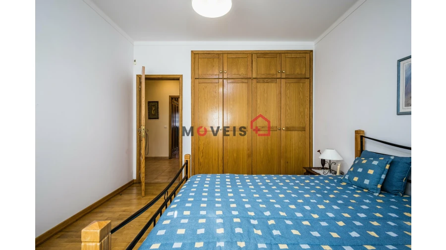 Moradia T5 para Venda em Calvaria de Cima Foto 11