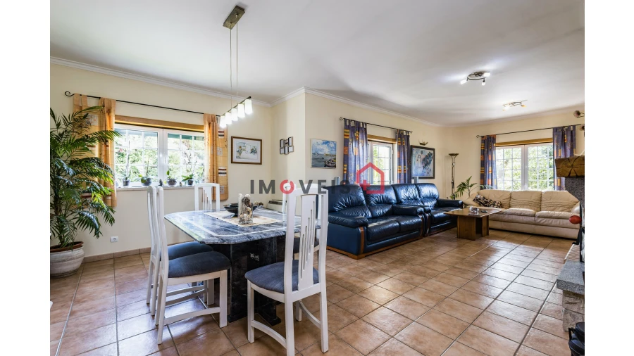 Moradia T5 para Venda em Calvaria de Cima Foto 4