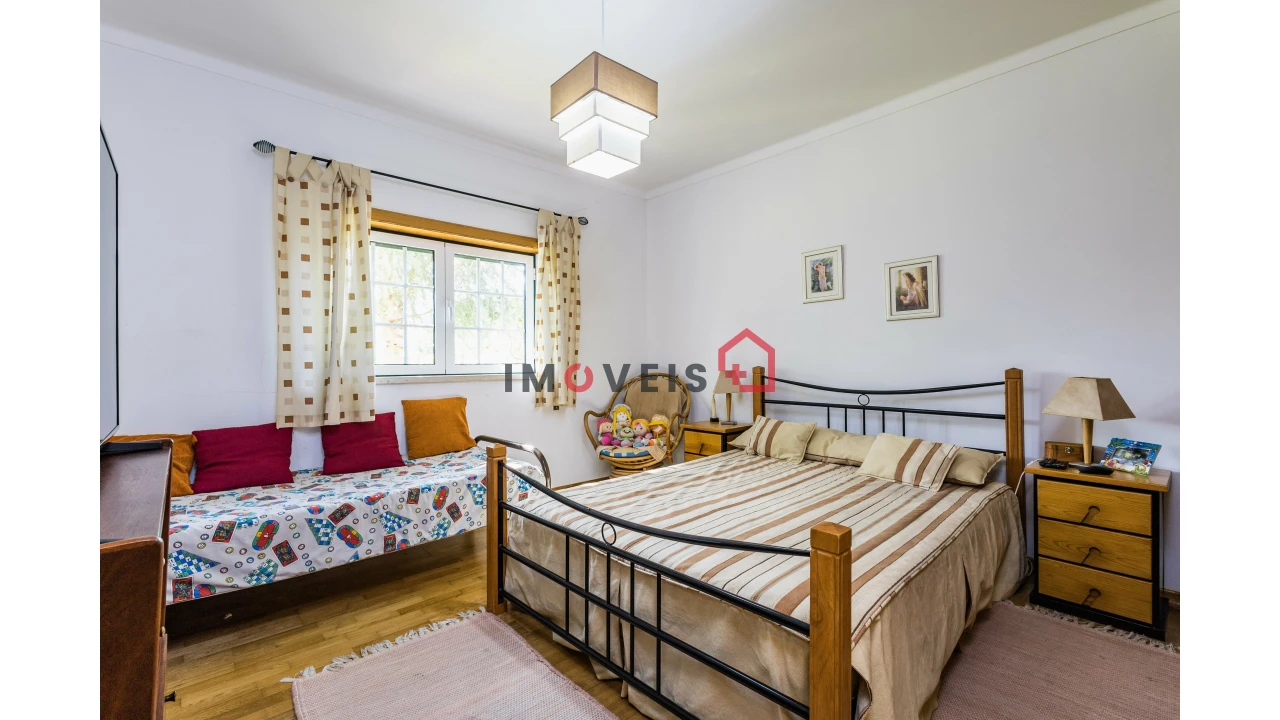 Moradia T5 para Venda em Calvaria de Cima Foto 12