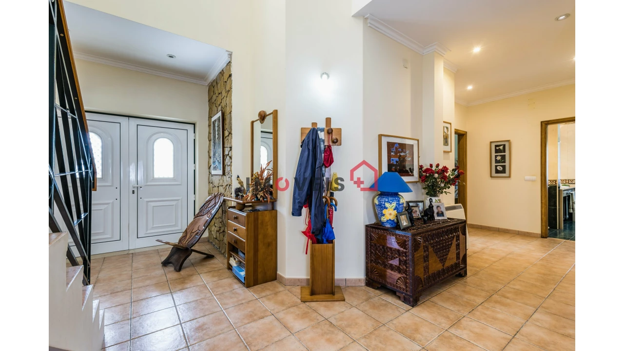 Moradia T5 para Venda em Calvaria de Cima Foto 14