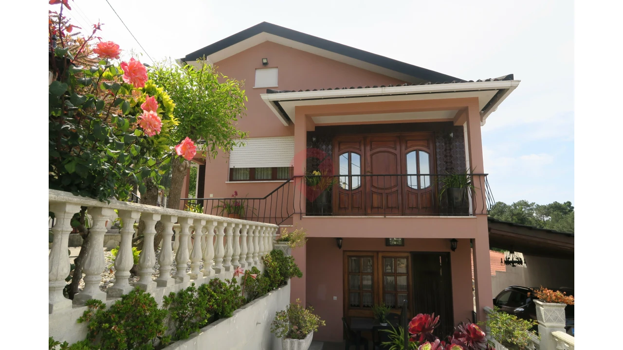 Moradia T3 para Venda em Ganfei Foto 2