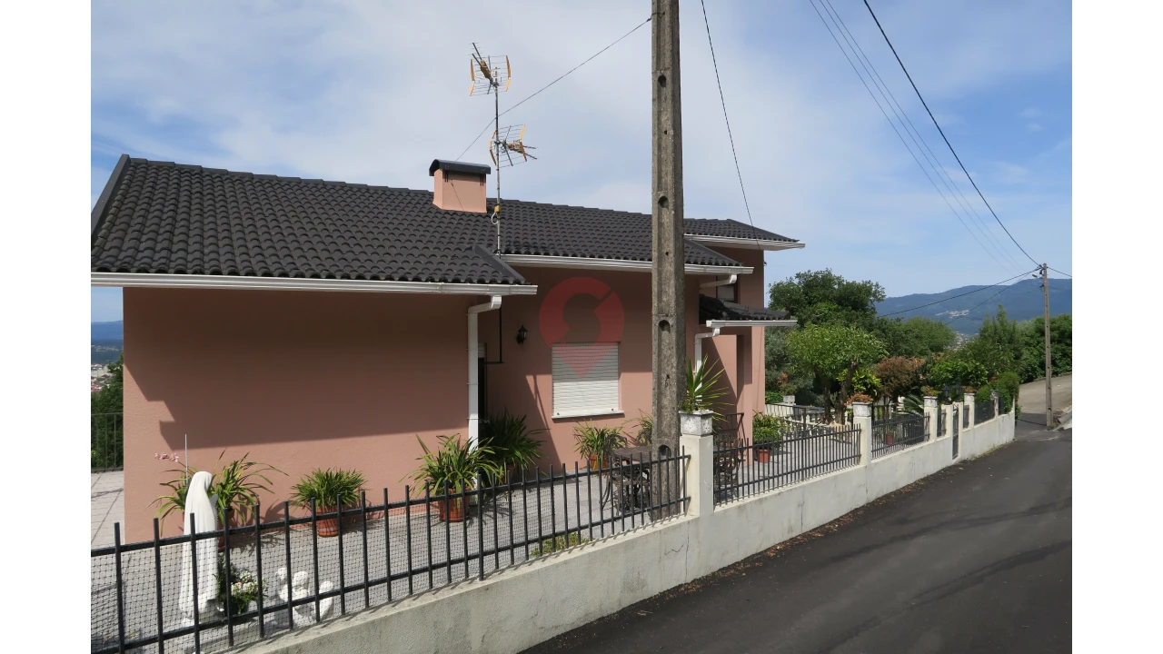 Moradia T3 para Venda em Ganfei Foto 4