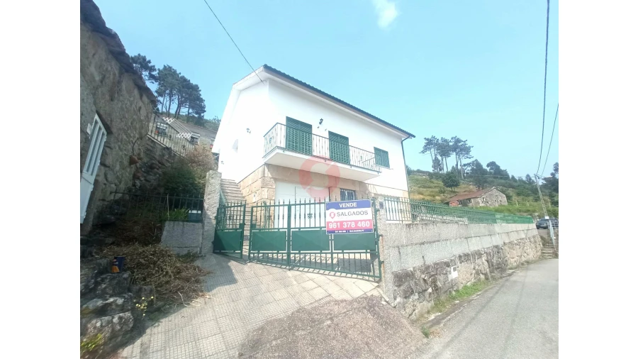 Moradia T4 para Venda em Ceivães e Badim Foto 1