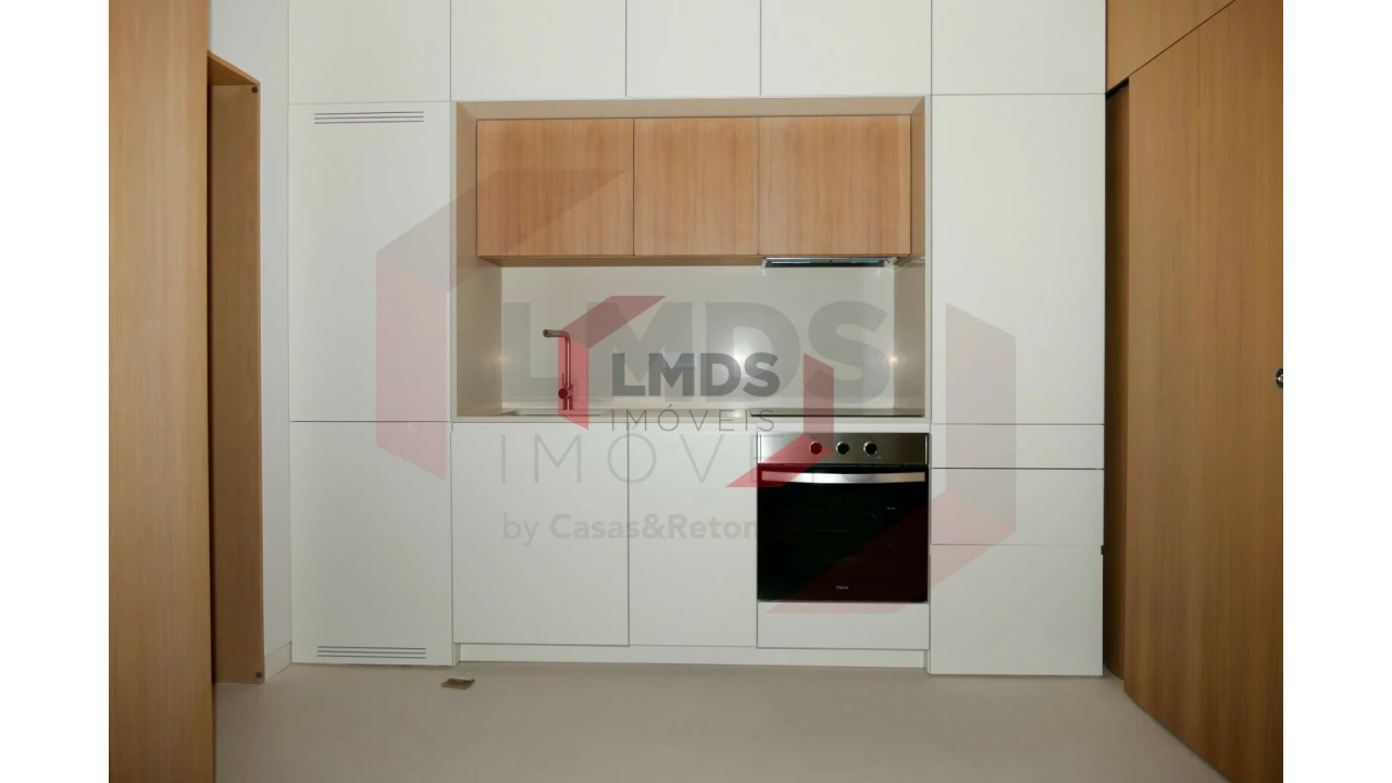 Apartamento T2 para Venda em Cedofeita, Santo Ildefonso, Sé, Miragaia, São Nicolau e Vitória Foto 3