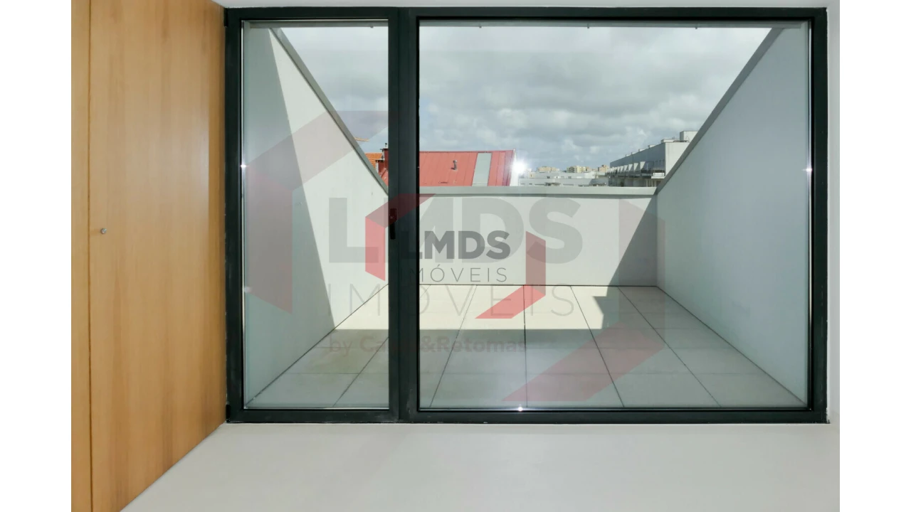Apartamento T2 para Venda em Cedofeita, Santo Ildefonso, Sé, Miragaia, São Nicolau e Vitória Foto 13