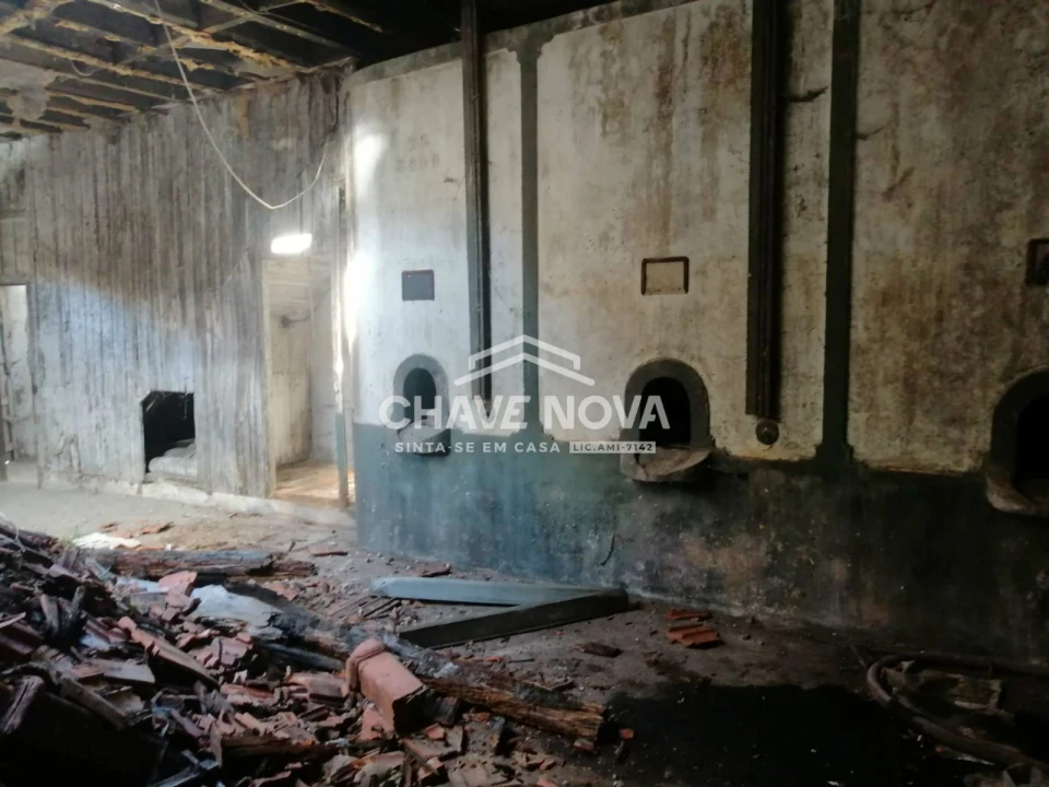 Armazém para Venda em Arcozelo Foto 3