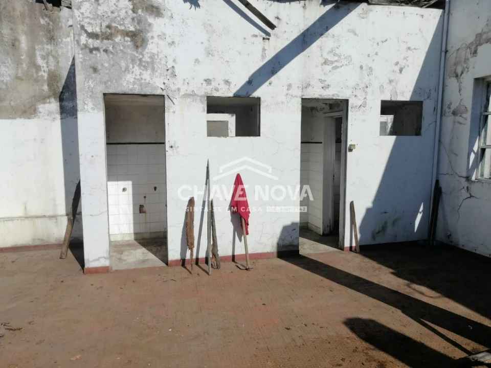 Armazém para Venda em Arcozelo Foto 12