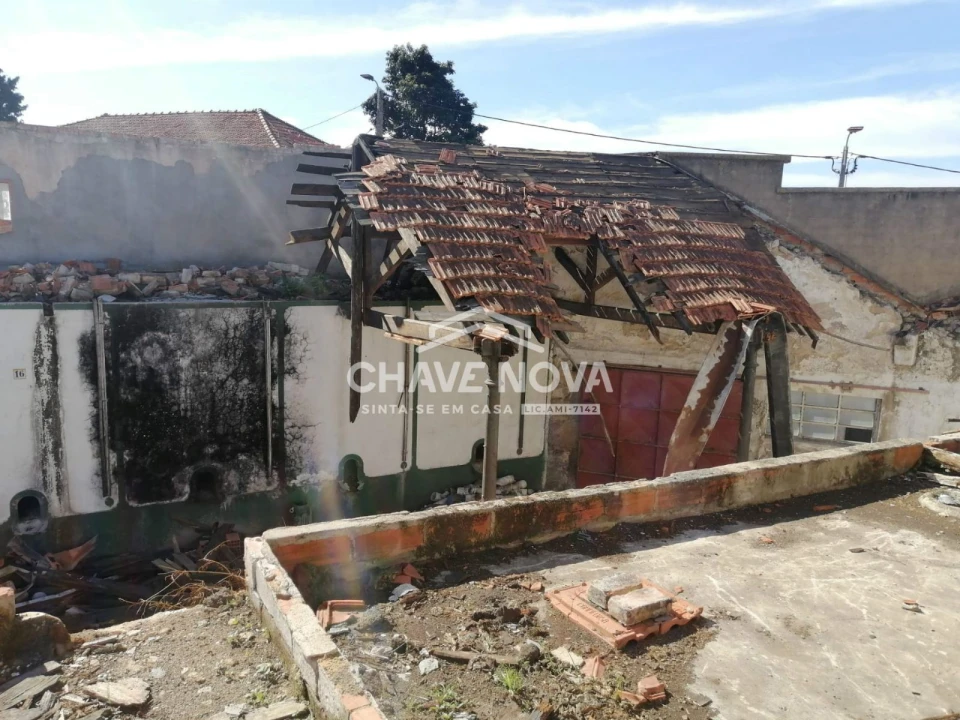 Armazém para Venda em Arcozelo Foto 19