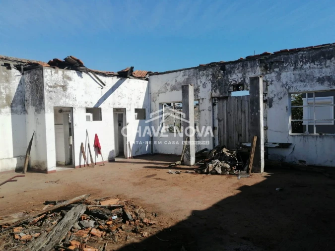 Armazém para Venda em Arcozelo Foto 9