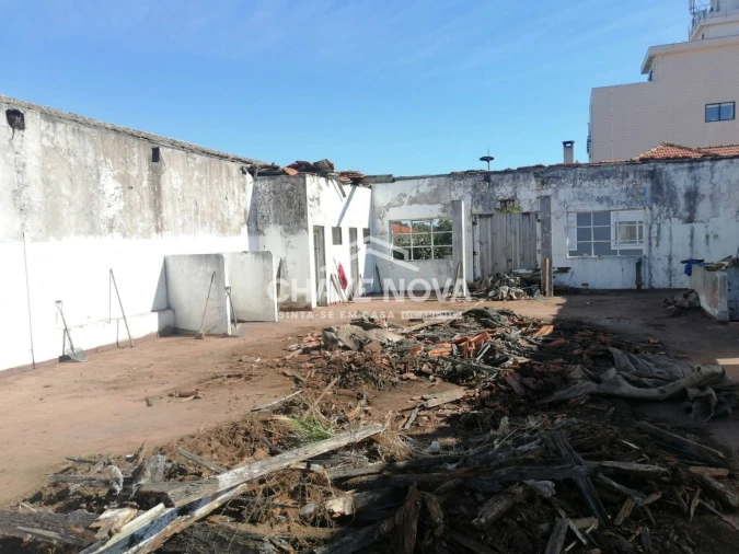 Armazém para Venda em Arcozelo Foto 10