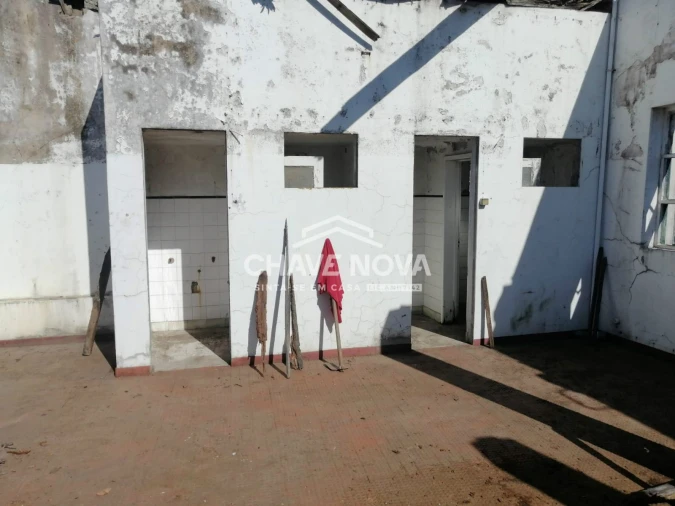 Armazém para Venda em Arcozelo Foto 12