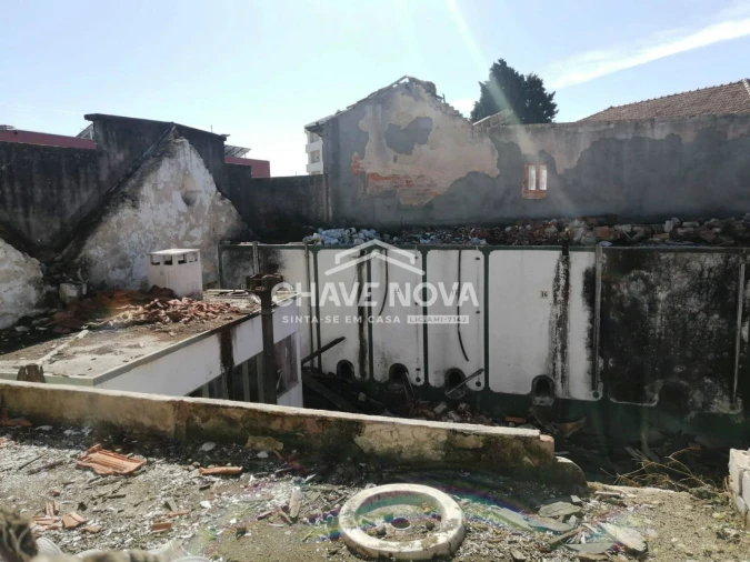 Armazém para Venda em Arcozelo Foto 13