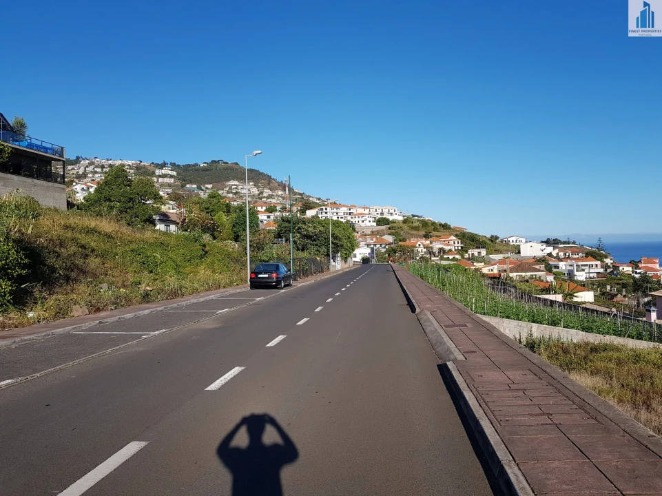 Terreno para Venda em Funchal (Santa Maria Maior) Foto 3