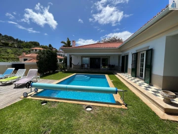 Moradia T4 para Venda em São Martinho