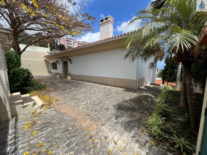 Moradia T4 para Venda em São Martinho Foto 35