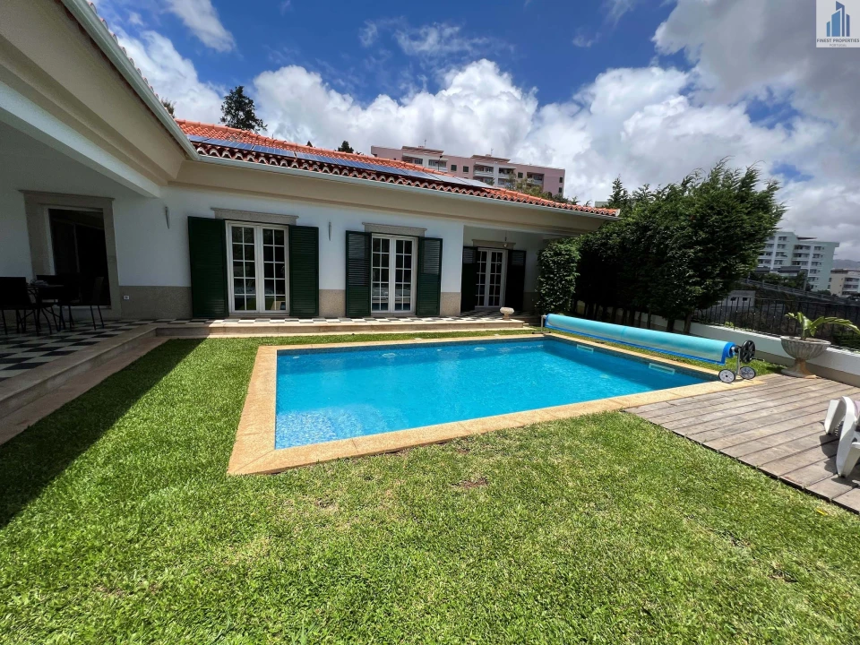 Moradia T4 para Venda em São Martinho Foto 4