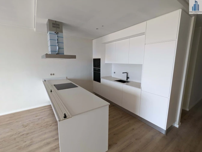 Apartamento T2 para Venda em Camara de Lobos Foto 3