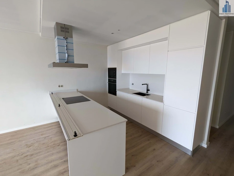 Apartamento T2 para Venda em Camara de Lobos Foto 3