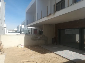 Moradia T4 para Venda em Fernao Ferro