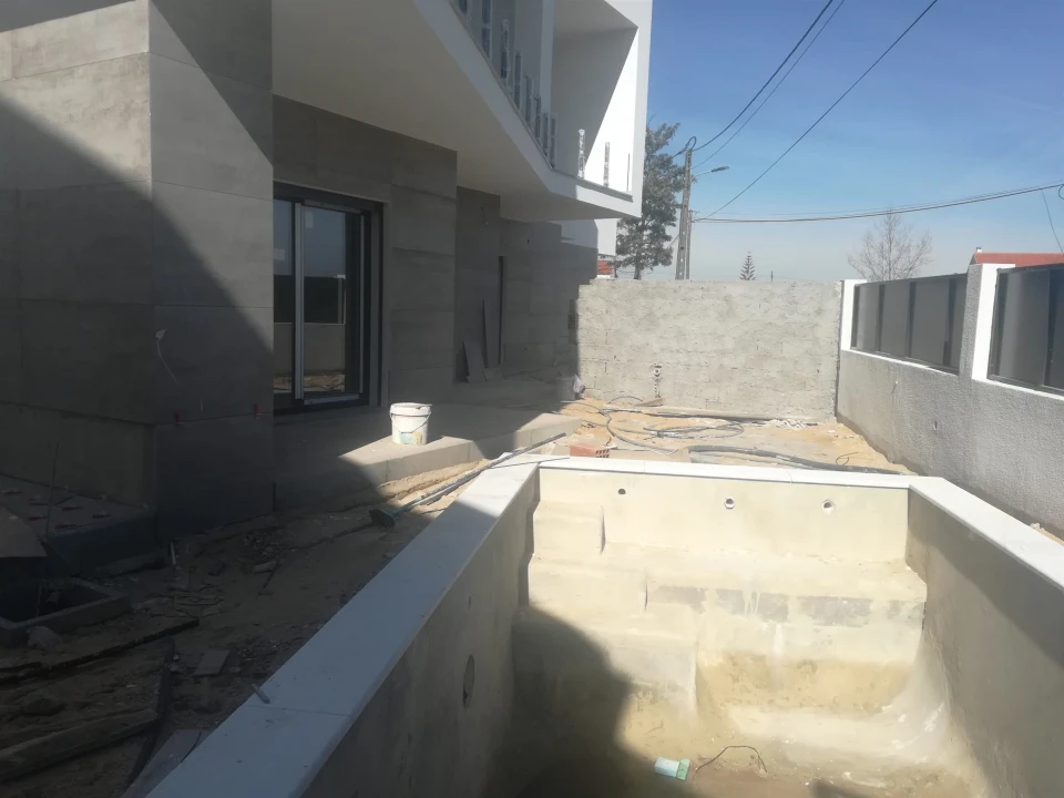 Moradia T4 para Venda em Fernao Ferro Foto 15