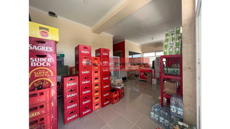 Loja para Venda em Atalaia e Alto Estanqueiro-Jardia Foto 3