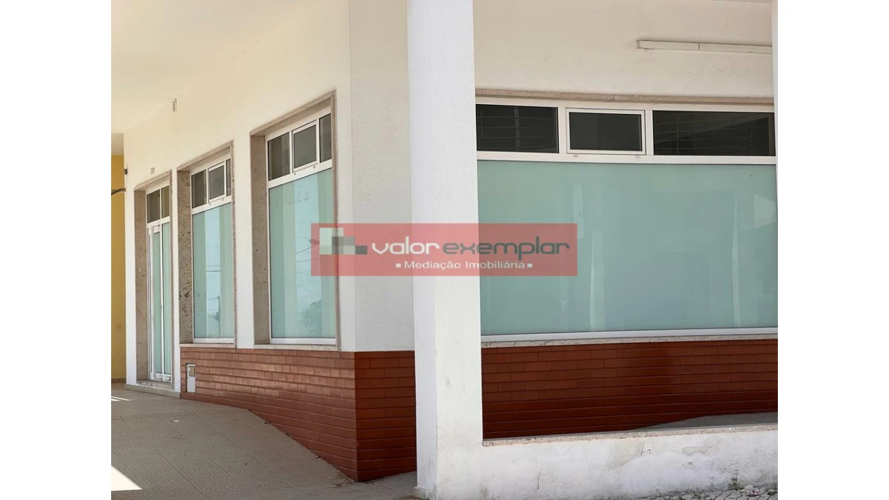 Loja para Venda em Atalaia e Alto Estanqueiro-Jardia Foto 14