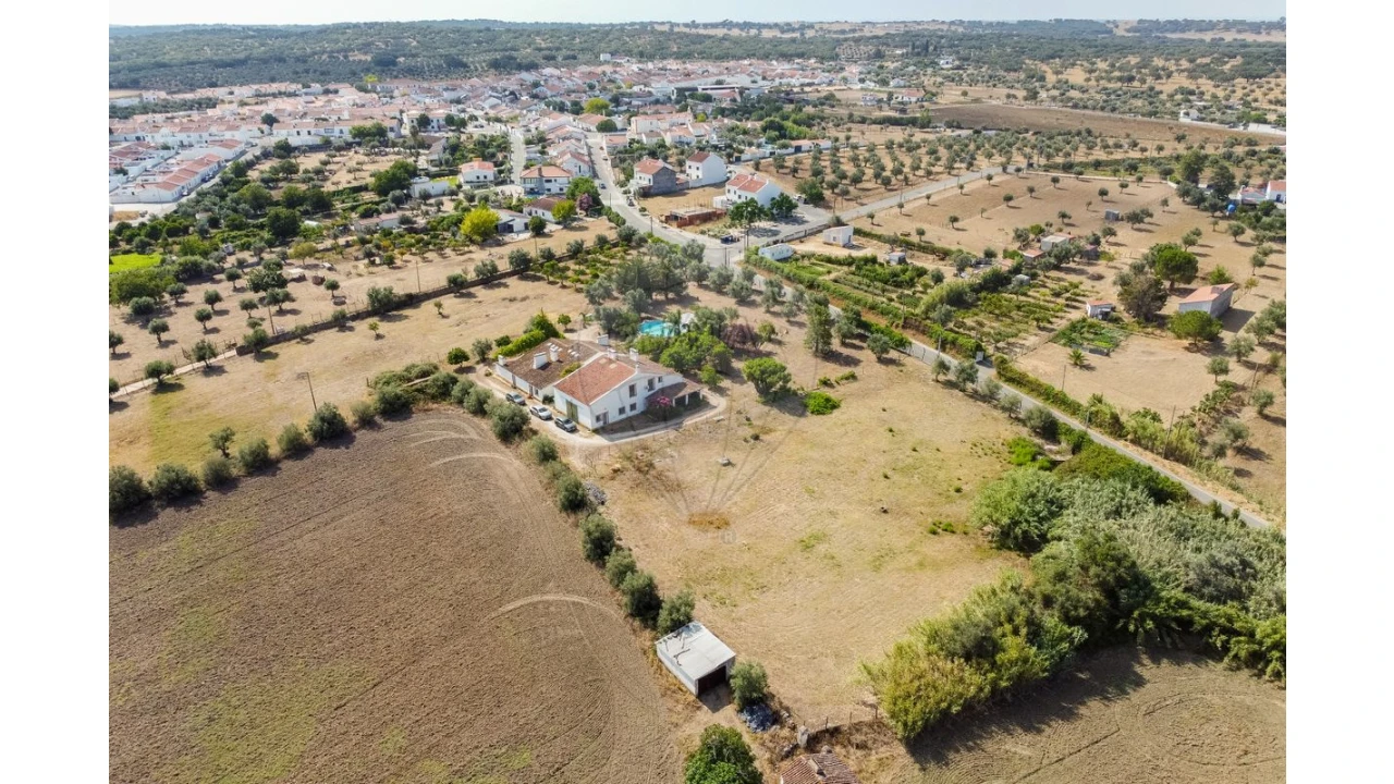 Moradia T5 para Venda em São Gregório e Santa Justa Foto 38