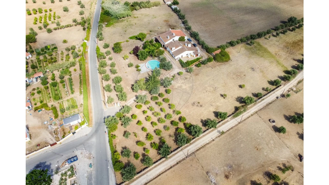 Moradia T5 para Venda em São Gregório e Santa Justa Foto 40