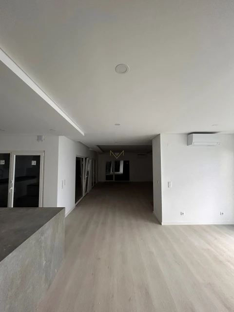 Moradia T4 para Venda em Charneca de Caparica e Sobreda