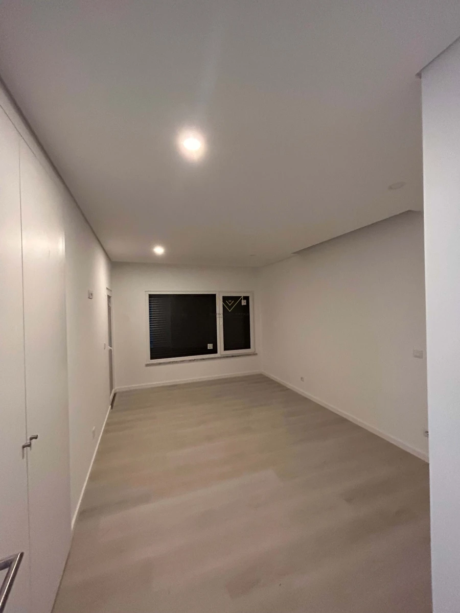 Moradia T4 para Venda em Charneca de Caparica e Sobreda Foto 7