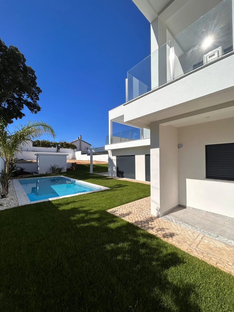 Moradia T4 para Venda em Charneca de Caparica e Sobreda Foto 2