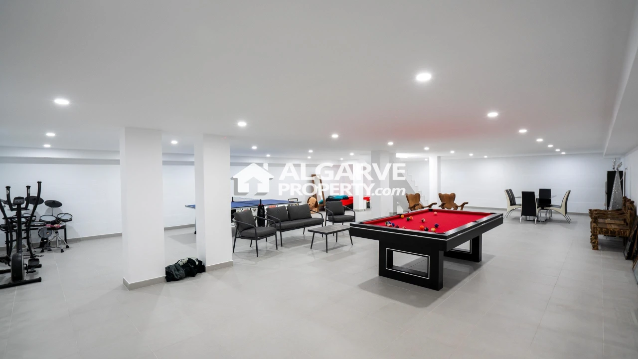 Moradia T4 para Venda em Olhão Foto 33